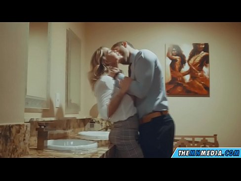 ❤️ Вақте ки як малламуй busty шумо дар як ҳоҷатхона ҷамъиятӣ seduces ❌ Секс дар порно tg.com-pornzog.ru ☑